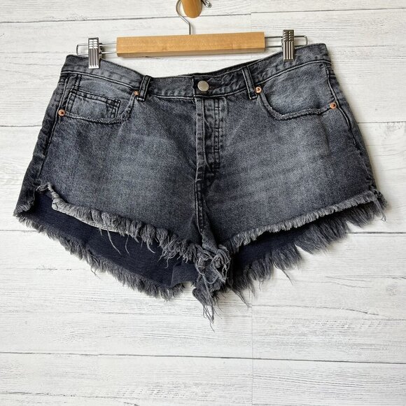 We the Free Shorts Womens Size 31 Faded Black Cut Off Button Fly 100% Cotton - Picture 1 of 16